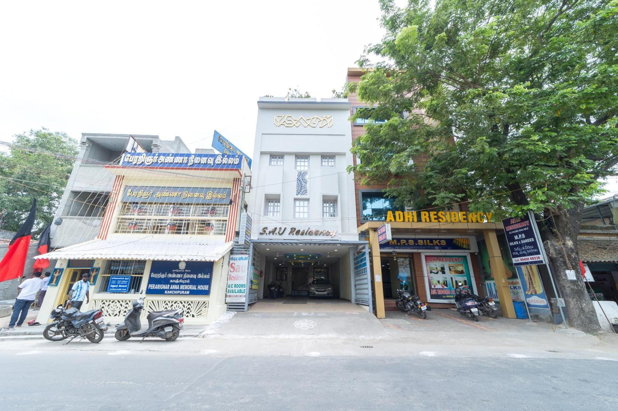 Sau Residency Hotell Kancheepuram Exteriör bild